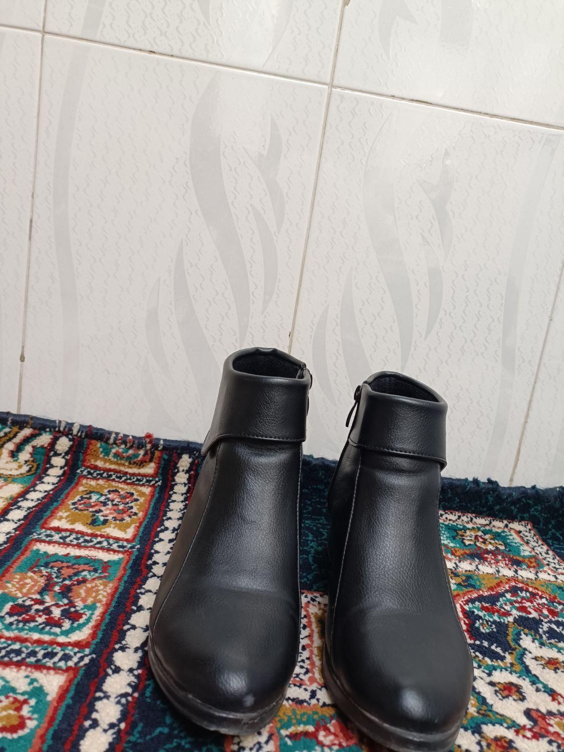 کفش نیم بوت سایز ۳۷ در حد نو|کیف، کفش، کمربند|نورآباد, |دیوار