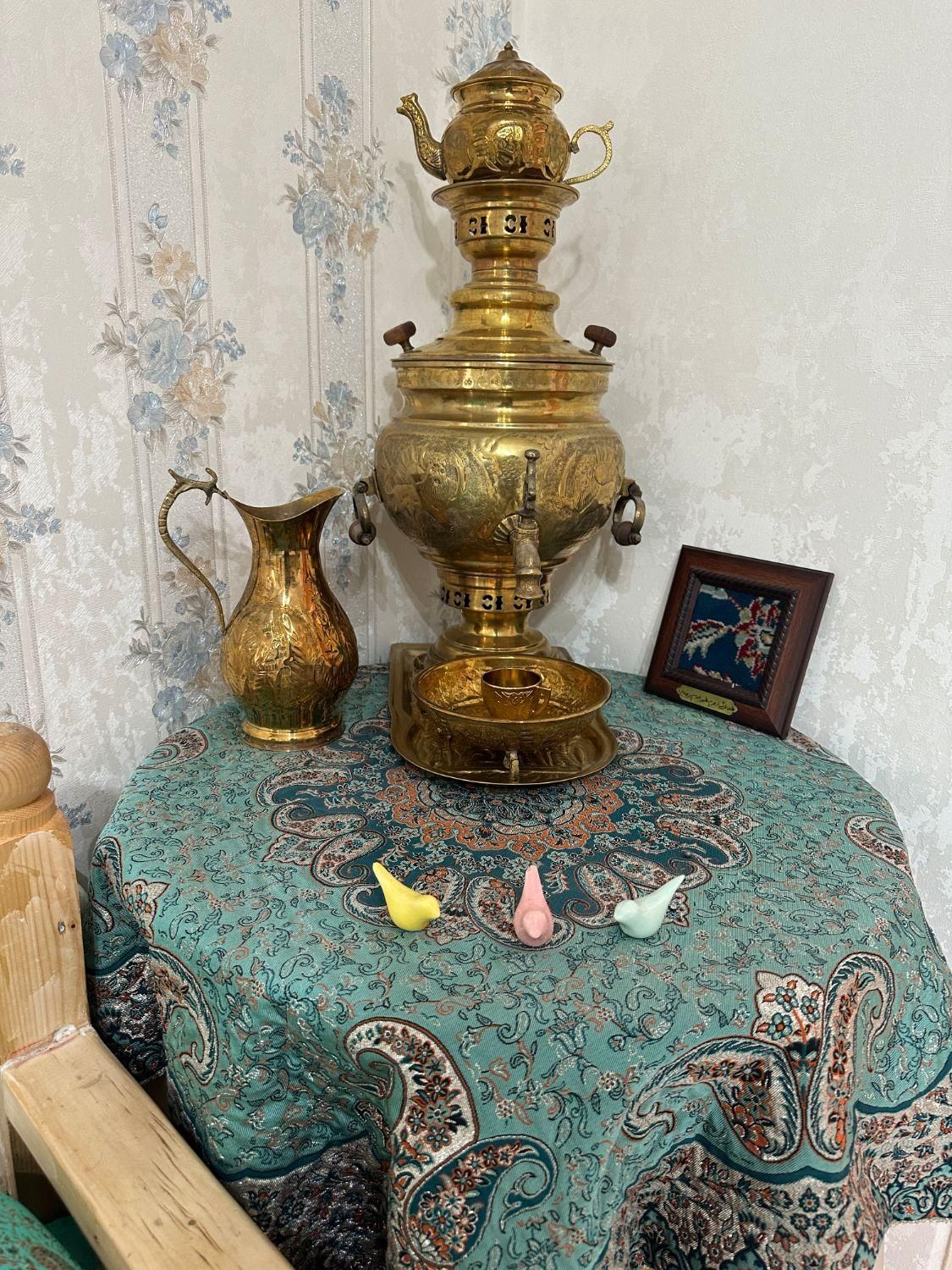 سماور برنجی زغالی به همراه سرویس سماور|کلکسیون اشیاء عتیقه|دماوند, گیلاوند|دیوار