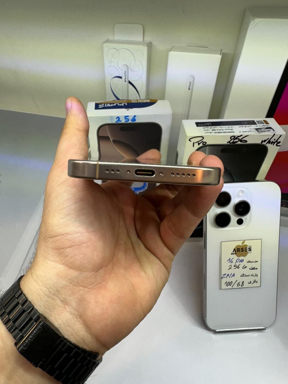 Iphone 16 pro 256 ZAA ریجستر شده باتری ۱۰۰سایکل ۱۸|موبایل|کرج, کوی امامیه|دیوار