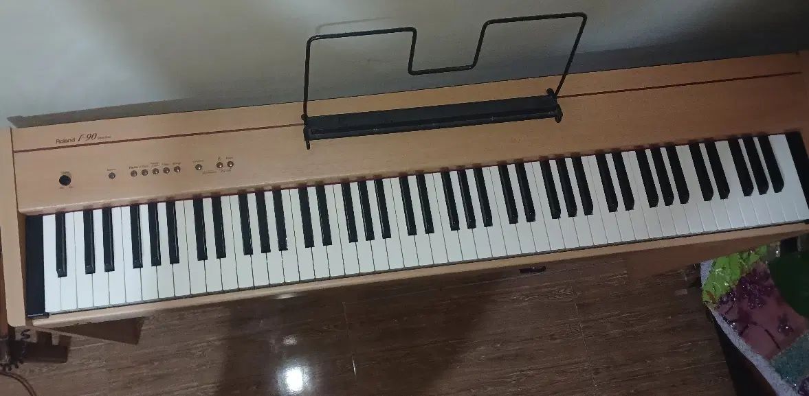 پیانو دیجیتال Roland F-90 اصل ژاپن|پیانو، کیبورد، آکاردئون|تهران, یافت‌آباد|دیوار