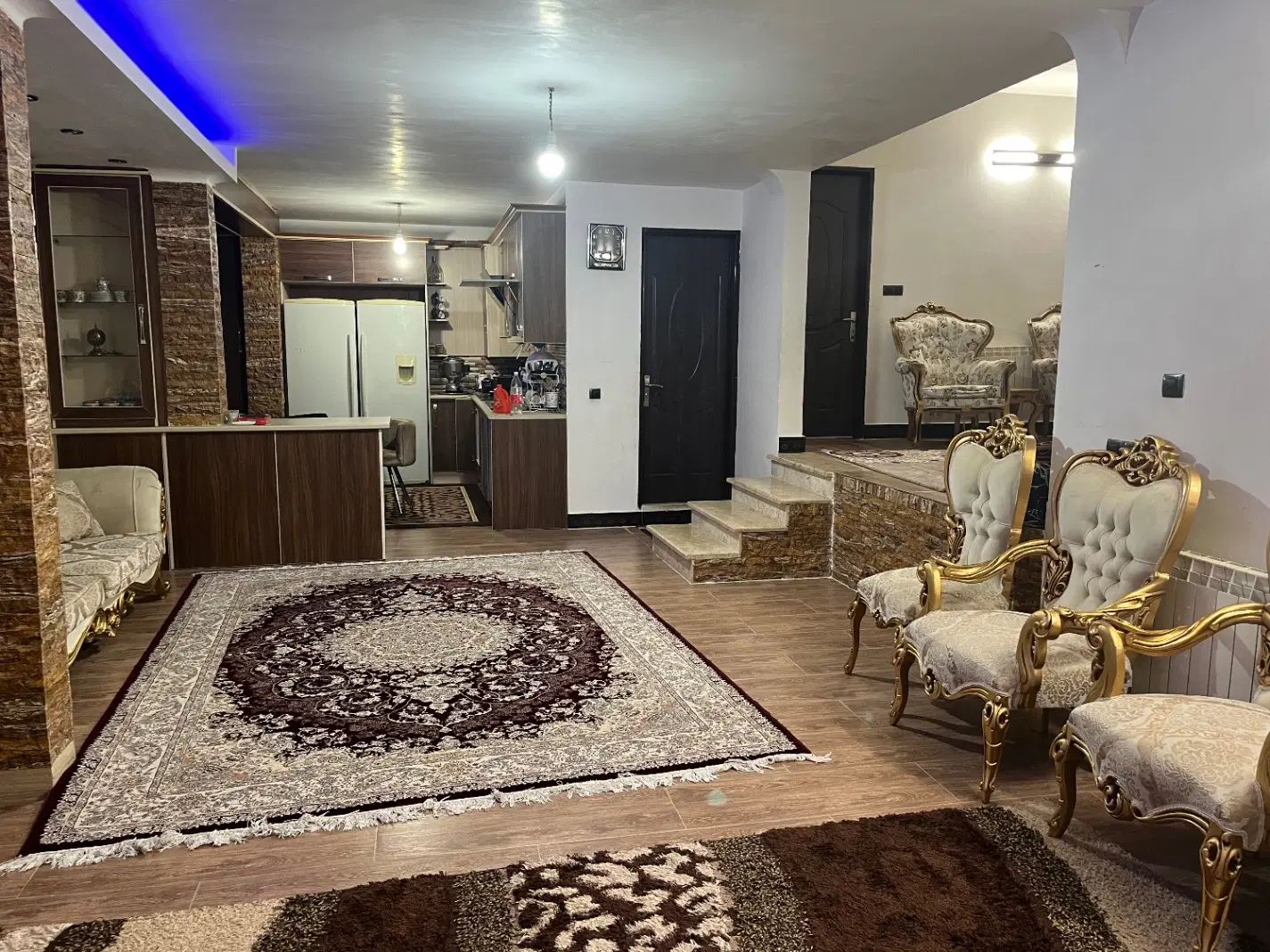 یک جفت فرش ۹ متری  اعلا جنس ابریشم نرم ولطیف|فرش|رشت, گلباغ نماز|دیوار