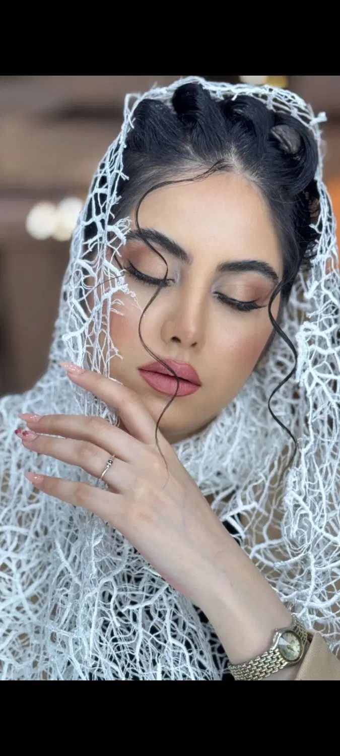 میکاپ و شینیون ویژه در کرج، عروس سرا|خدمات آرایشگری و زیبایی|کرج, کوی مدرس|دیوار