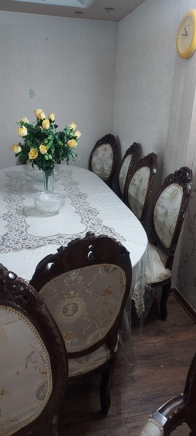 مبل چوبی ۹ نفره سالم و میز نهارخوری۱۰ نفره|مبلمان خانگی و میز عسلی|مشهد, تربیت (صدف)|دیوار