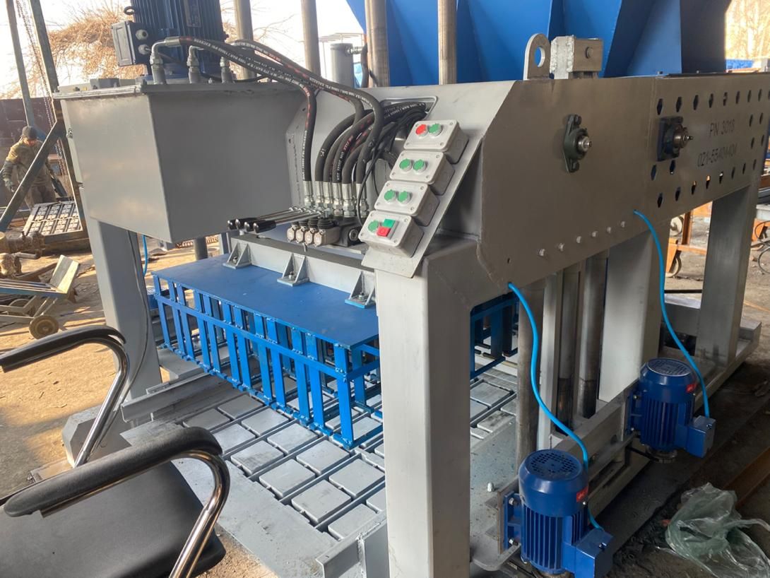 بزرگترین دستگاه بلوک زنی متحرک ایران|ماشینآلات صنعتی|تهران, آرژانتین|دیوار