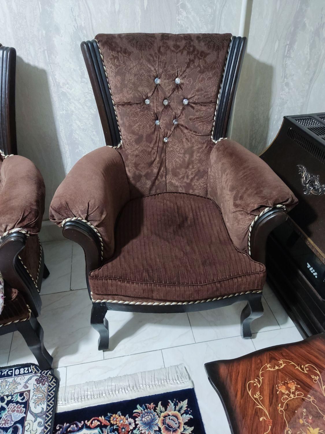 سه نفره و ۴عددتک نفره|مبلمان خانگی و میز عسلی|تهران, قصر فیروزه ۱|دیوار