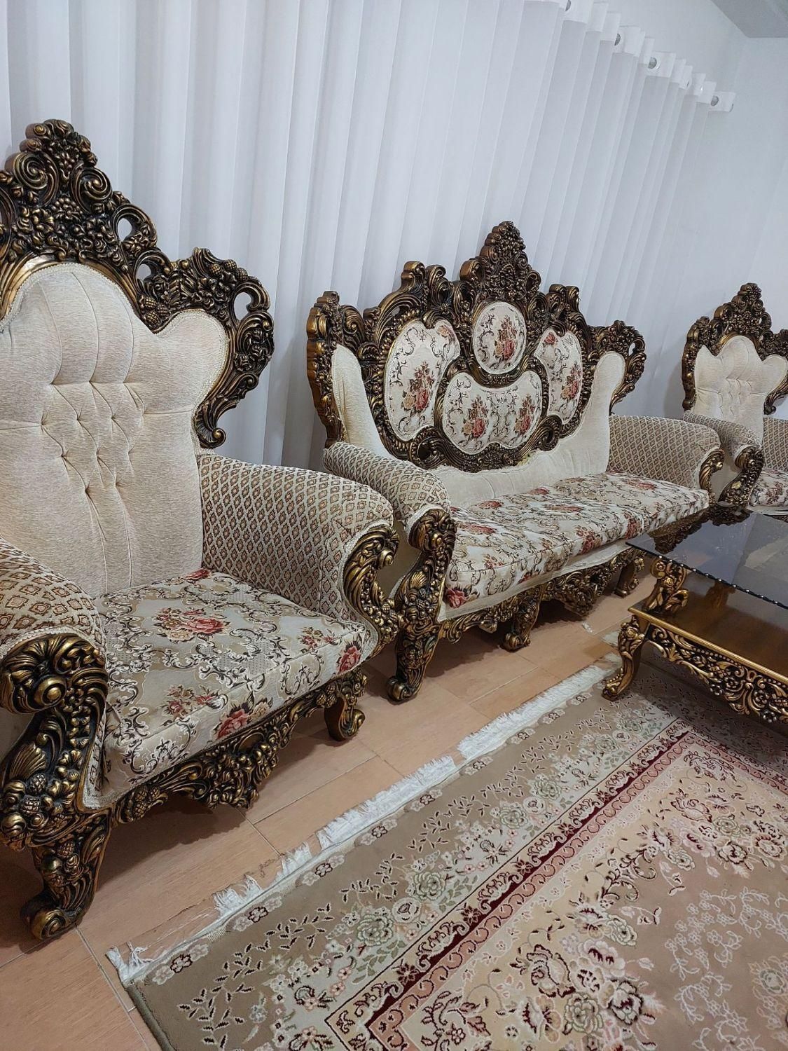 مبل سلطنتی نه نفره|مبلمان خانگی و میز عسلی|رشت, استقامت ۱|دیوار
