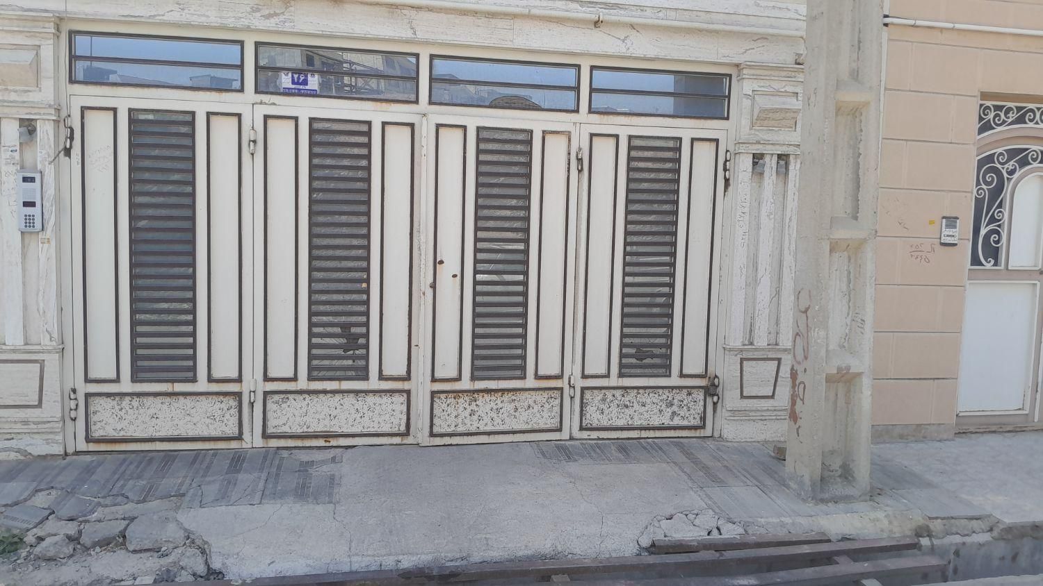 درب پارکینگ آهنی|مصالح و تجهیزات ساختمان|بروجرد, |دیوار