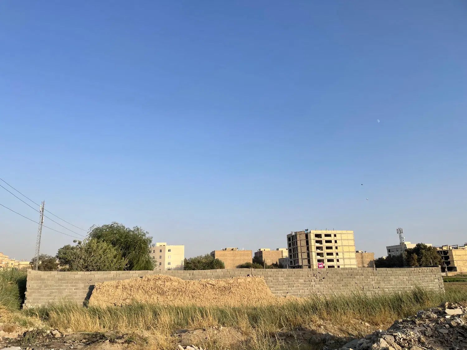 زمین چهاردیواری دو کله ۲۲۴متری|فروش زمین و ملک کلنگی|کرج, حسین آباد (اکبر آباد)|دیوار