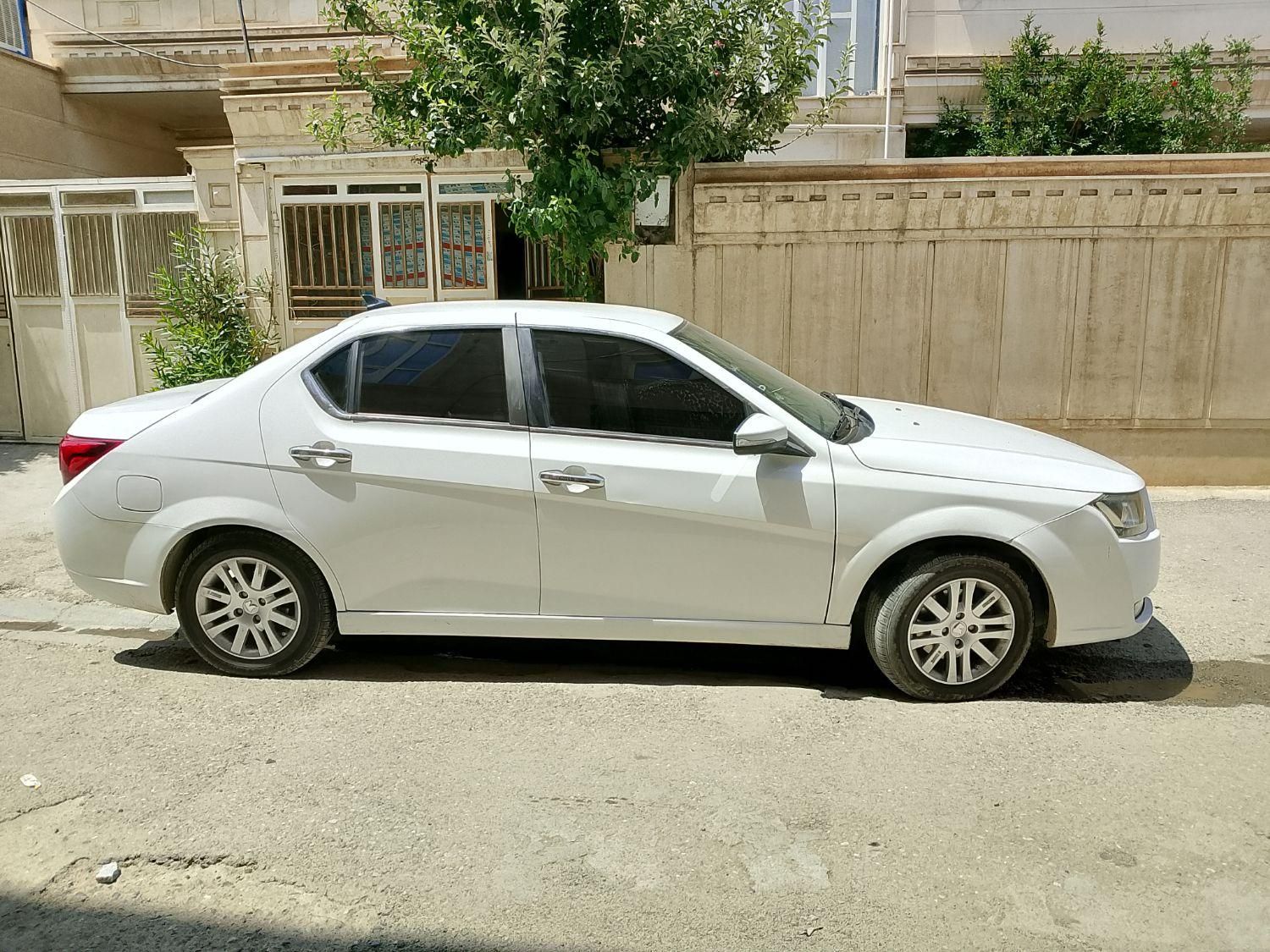 دنا پلاس|خودرو سواری و وانت|مریوان, |دیوار