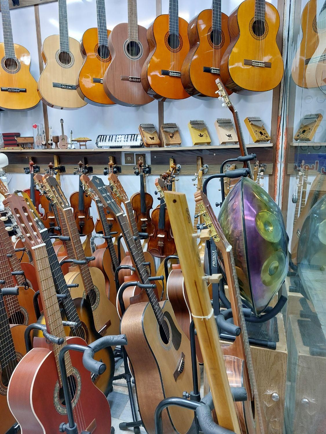 گیتار ویولن  سنتور  کیبورد دوتار ستار  هنگ دارم دف|گیتار، بیس، امپلیفایر|پاکدشت, پاکدشت (مامازند)|دیوار