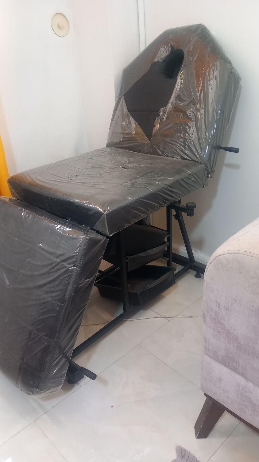 تخت ماساژ و مژه دو عدد بالشت کاشت مژه چرمی و مخمل|آرایشگاه و سالن‌های زیبایی|کرج, جهان‌شهر|دیوار