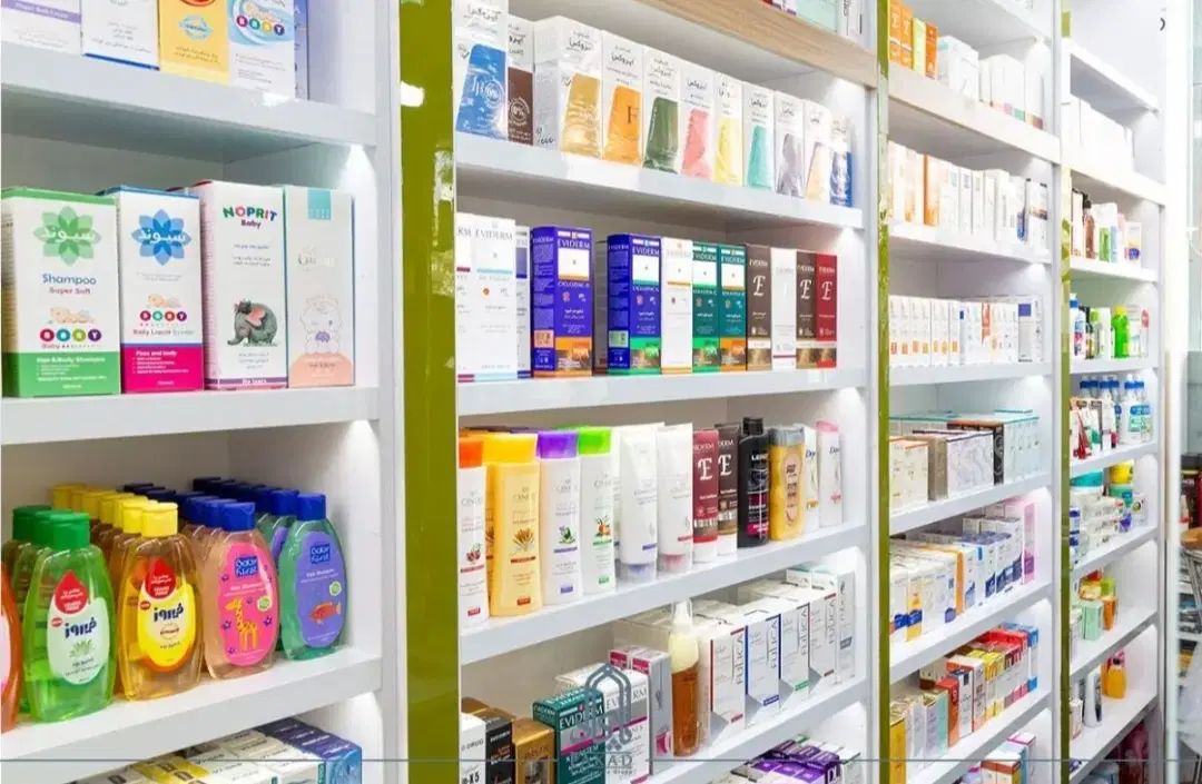 استخدام پرسنل فروشنده آرایشی بهداشتی|استخدام درمانی، زیبایی، بهداشتی|کرج, گلشهر|دیوار