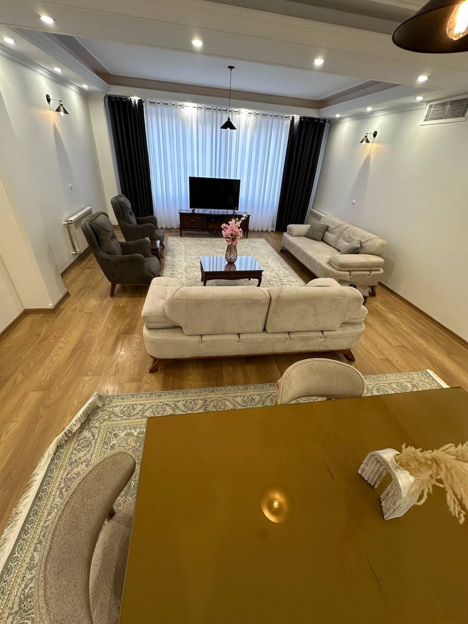 اجاره کوتاه مدت واحد سه خواب استخر دار|اجارهٔ کوتاهمدت آپارتمان و سوئیت|تهران, گلستان (شهرک راه آهن)|دیوار