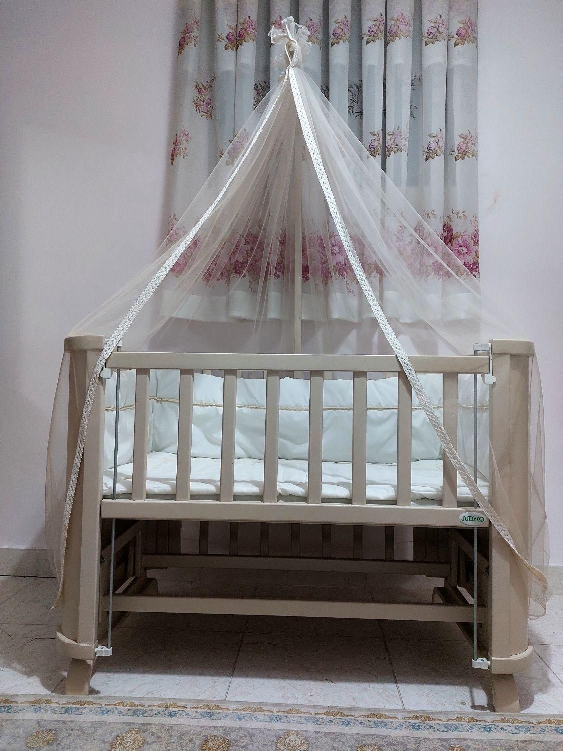 گهواره شرکتی|تخت و صندلی بچه|قزوین, |دیوار