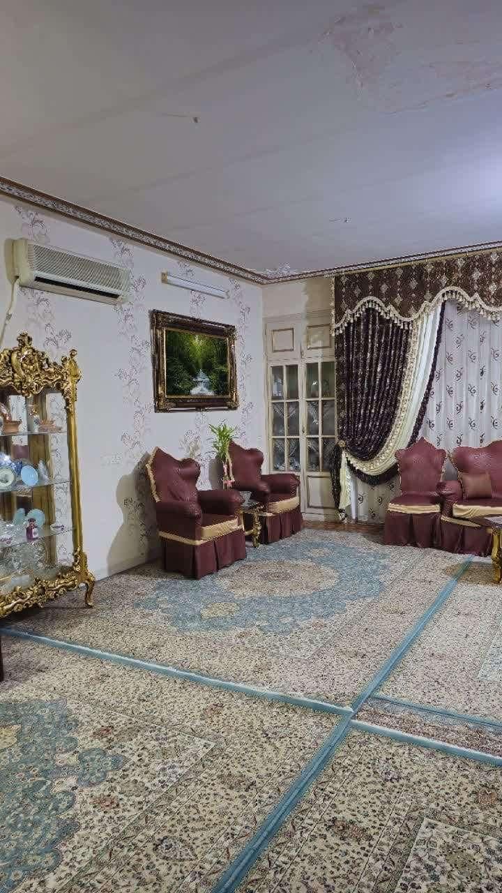 ۱۸۰ متر سه طبقه جنوبی (املاک افشاری)|فروش خانه و ویلا|قم, شهدا|دیوار
