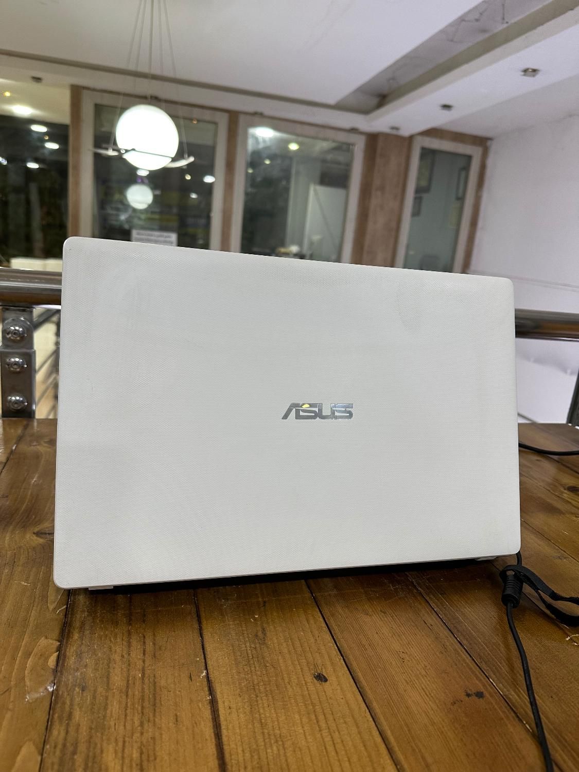 لپ تاپ ایسوس سفید اینتل حافظه۵۰۰ رم8 Asus|رایانه همراه|شیراز, زرهی|دیوار