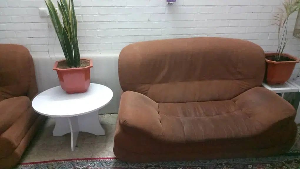 دو دست مبلمان راحتی|مبلمان خانگی و میز عسلی|مشهد, پورسینا|دیوار