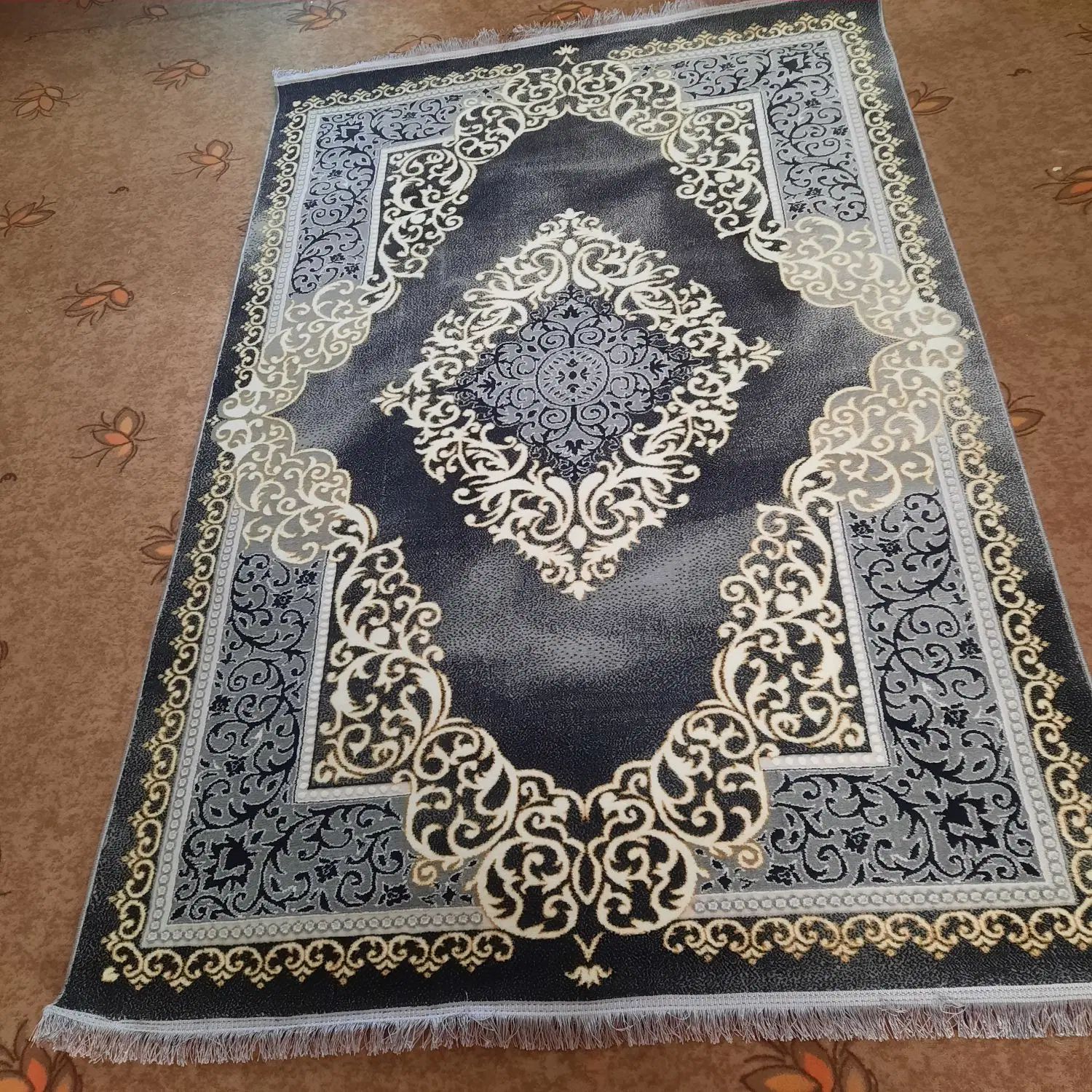 دوتا قالیچه نونو بدون استفاده ۲ و نیم در ۱و نیم|فرش|دزفول, |دیوار