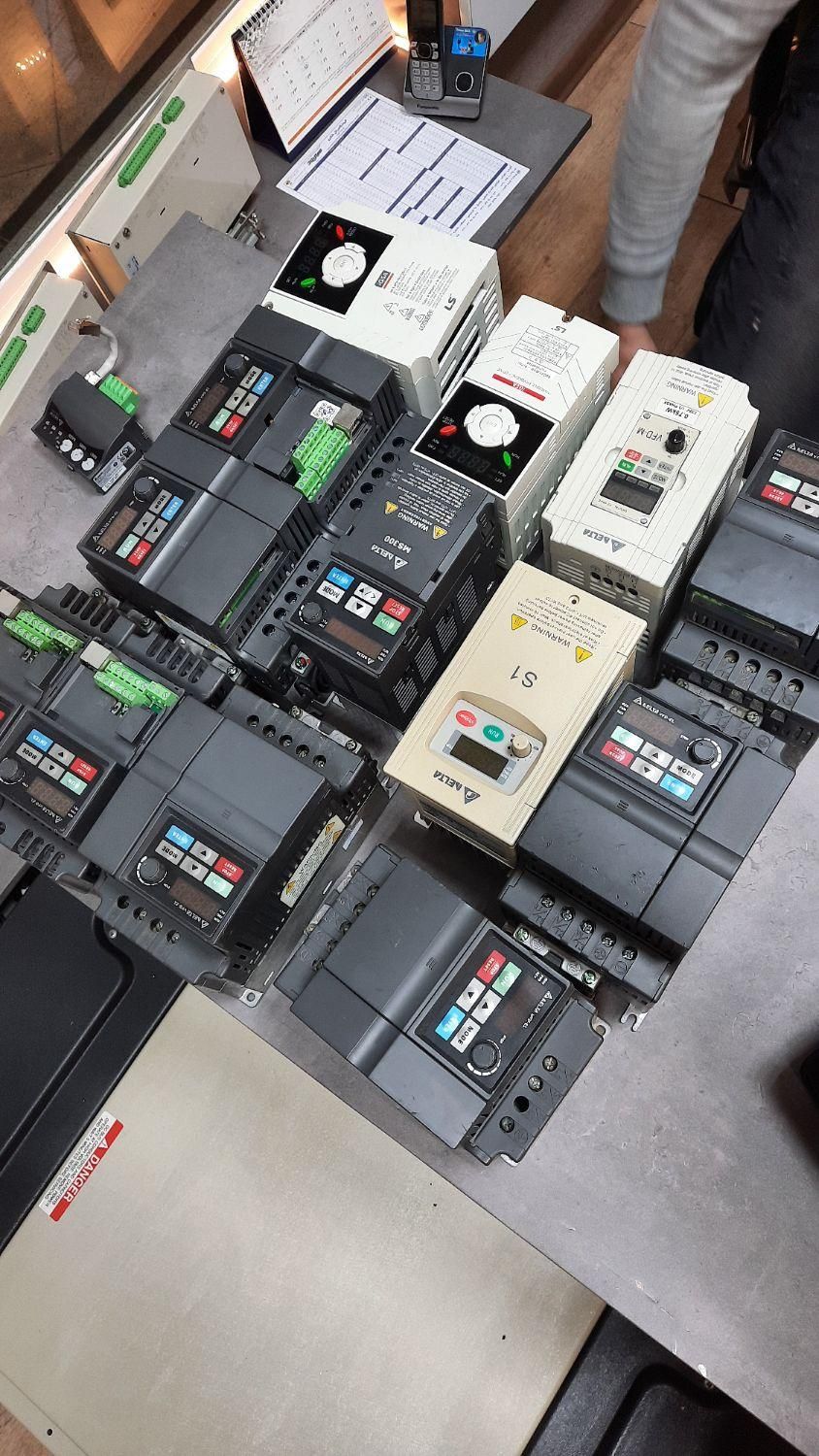 خرید فروش اینورتر درایو تابلو برق تجهیزات صنعتی|ماشین‌آلات صنعتی|هشتگرد, هشتگرد قدیم|دیوار