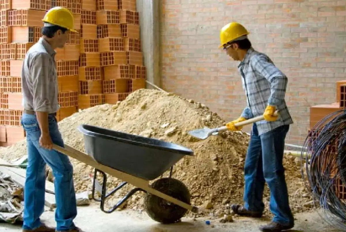 استخدام کارگر ساختمانی (کار دائمی)|استخدام معماری، عمران و ساختمانی|مشهد, سجاد شهر|دیوار