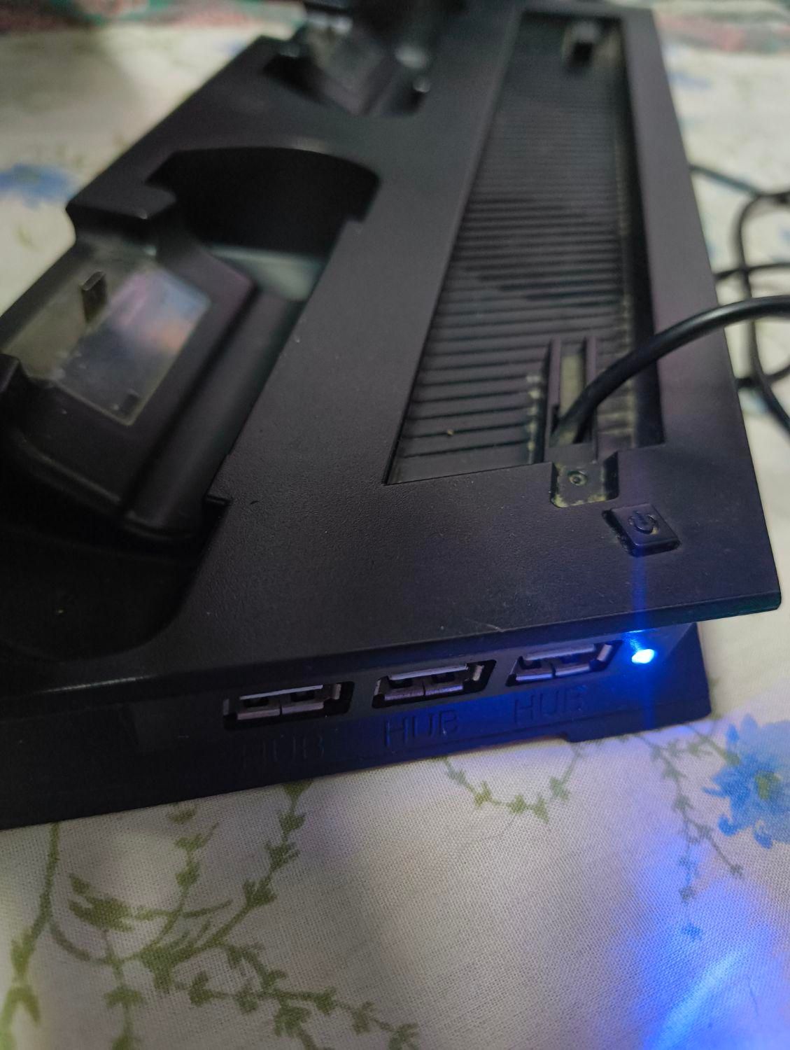 پایه شارژ و فن خنک کننده ps4|کنسول، بازی ویدئویی و آنلاین|تهران, هروی|دیوار