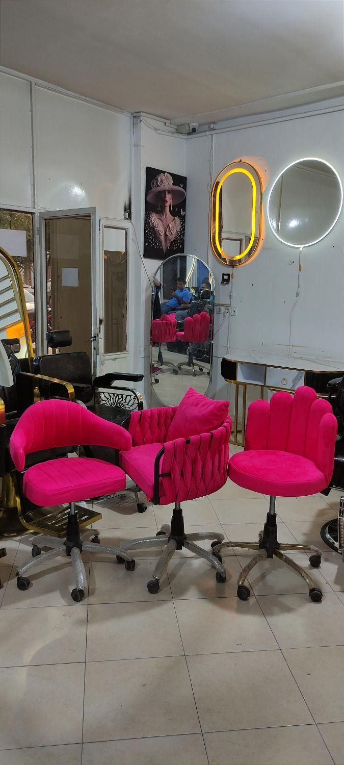 دکوراسیون آرایشگاه زنانه و مردانه|آرایشگاه و سالن‌های زیبایی|زاهدان, |دیوار