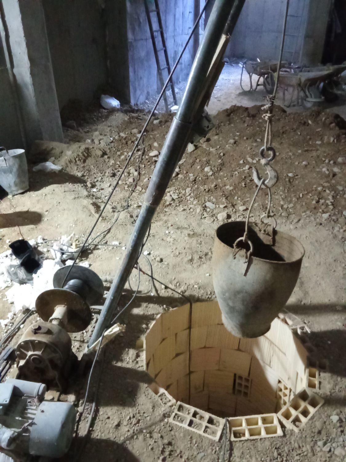 چاه کن (مقننی)|خدمات پیشه و مهارت|شیروان (خراسان), |دیوار