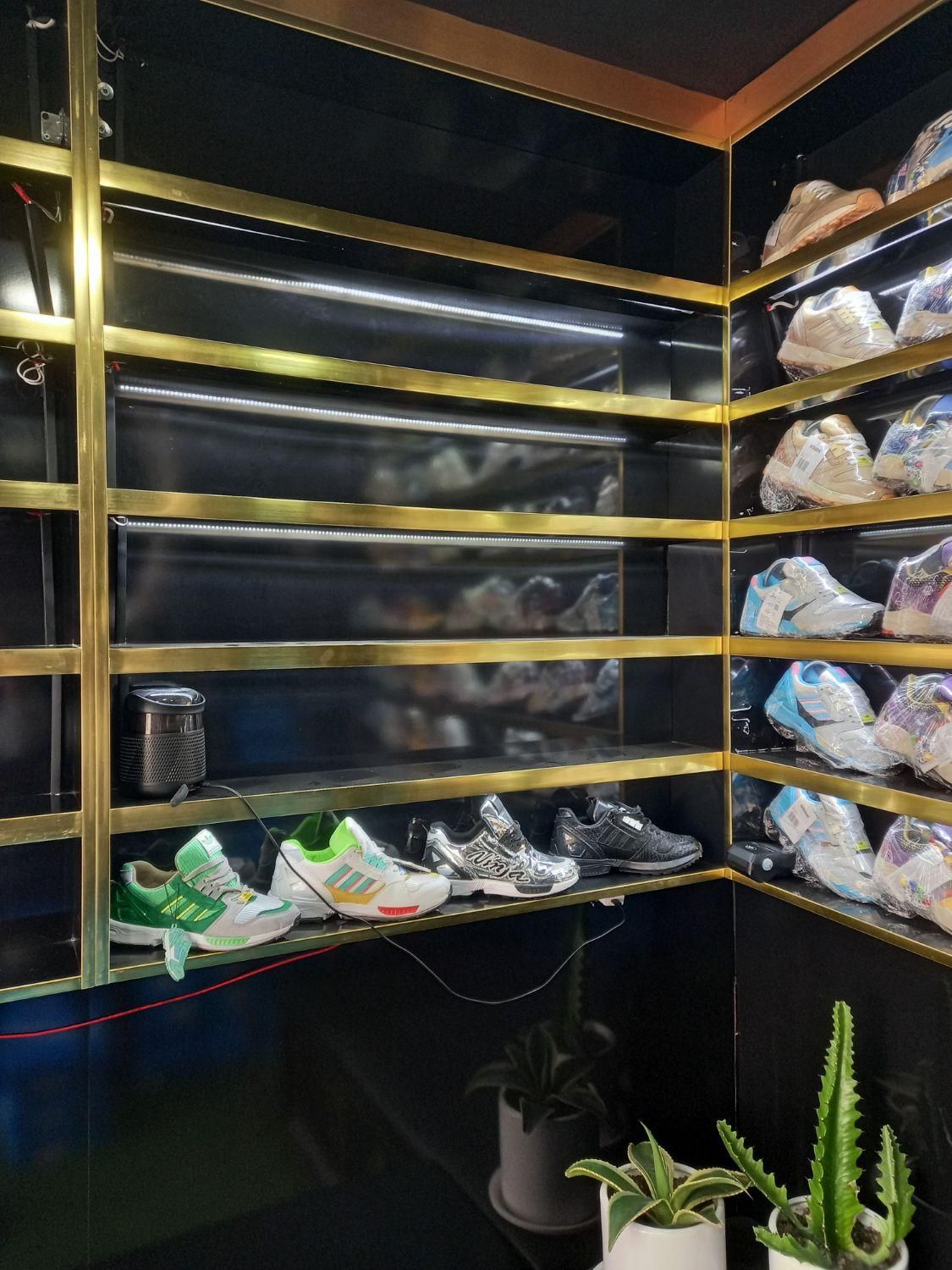 دکور کتونی،لباس،لوازم جانبی موبایل،|فروشگاه و مغازه|اراک, |دیوار