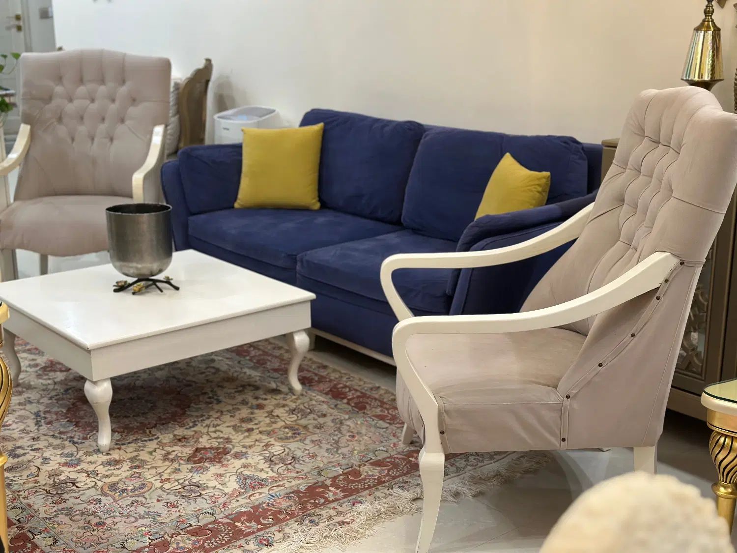 کاناپه آبی رنگ به همراه دو عدد کوسن|مبلمان خانگی و میز عسلی|تهران, جردن|دیوار