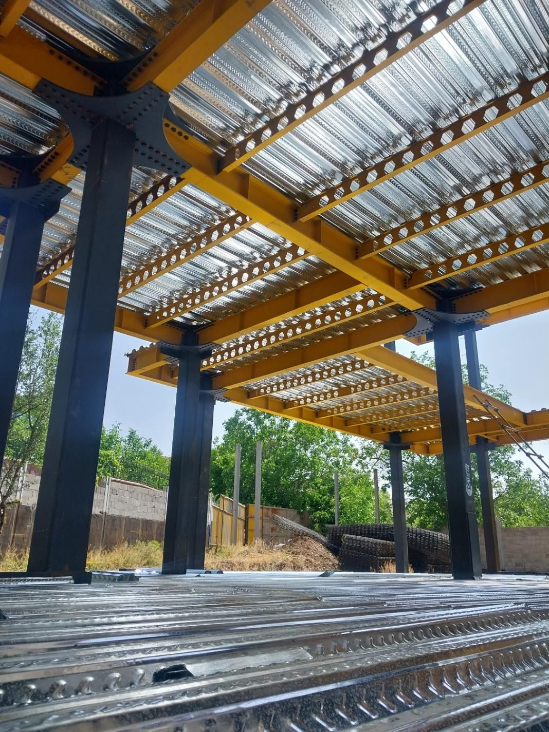 کارخانه سقف عرشه فولادی و اجرا عرشه فولادی|خدمات پیشه و مهارت|چالوس, |دیوار