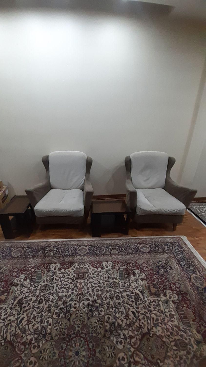 دوتا مبل تک نفره شیک|مبلمان خانگی و میز عسلی|تهران, جماران (نیاوران)|دیوار