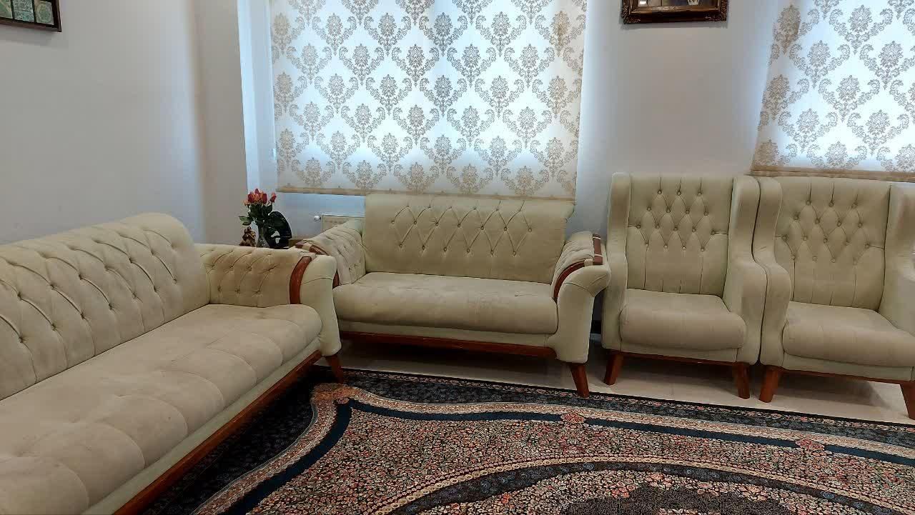 مبل هفت نفره به همراه میز جلو مبلی و۳ میز عسلی|مبلمان خانگی و میز عسلی|تهران, گمرک|دیوار