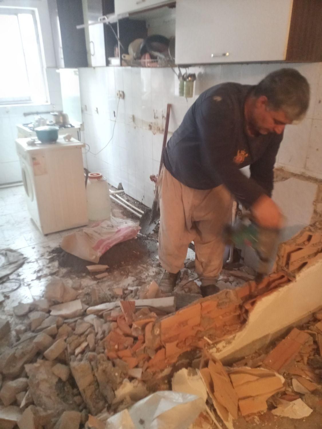 تخریب وکنده کاری .بنایی ودیوارچینی بلوک ،پی کنی|خدمات پیشه و مهارت|رشت, استادسرا|دیوار