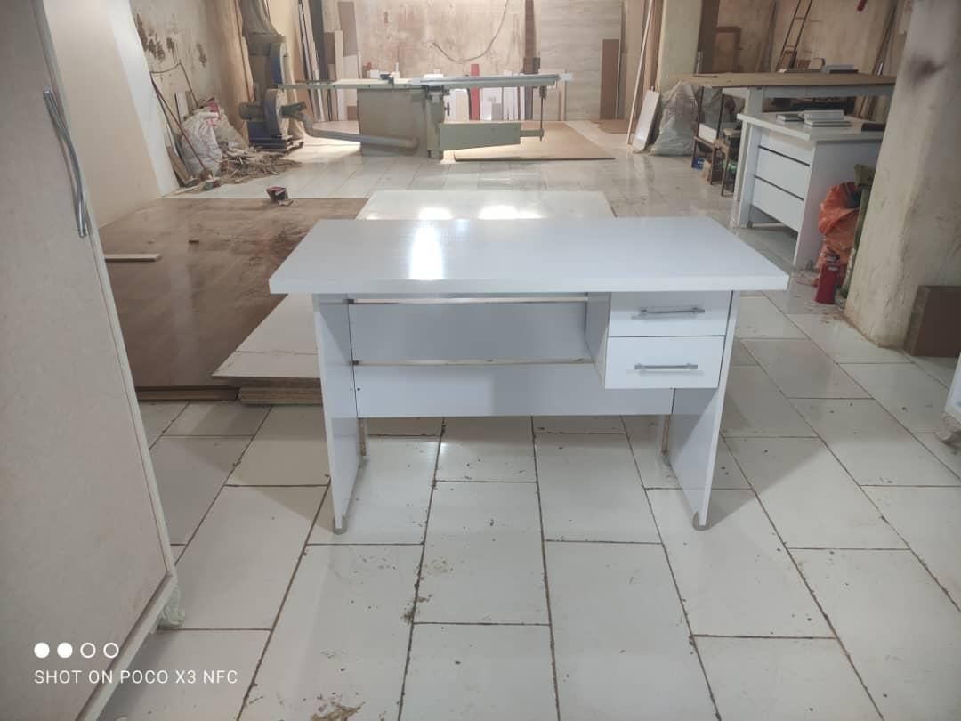 میز تحریر (میز کارمندی)|میز تحریر و کامپیوتر|ارومیه, |دیوار