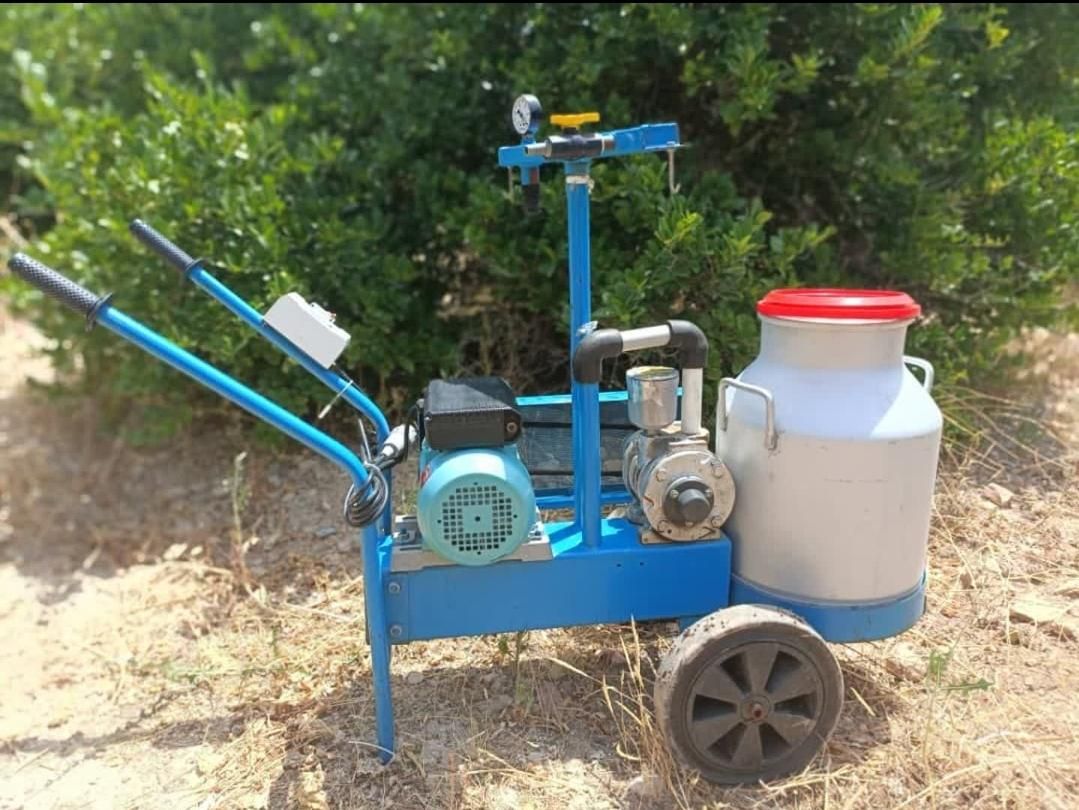 شیر دوش نو  برای بز ، میش و گاو|لوازم جانبی حیوانات|جم, |دیوار