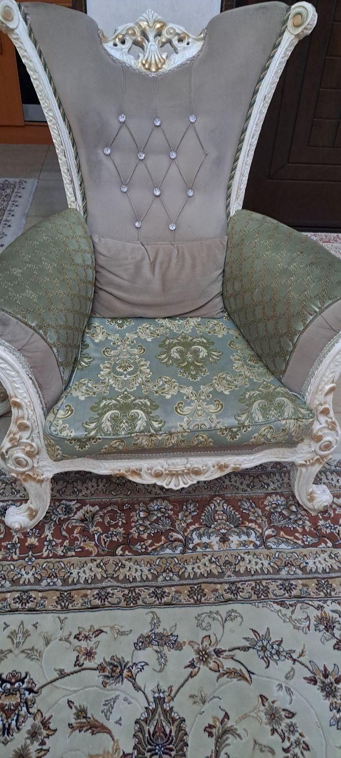 مبل استیل ۷نفرومیز نهار خوری ۸نفرویک ساعت ایستاده|مبلمان خانگی و میز عسلی|رشت, دیلمان|دیوار