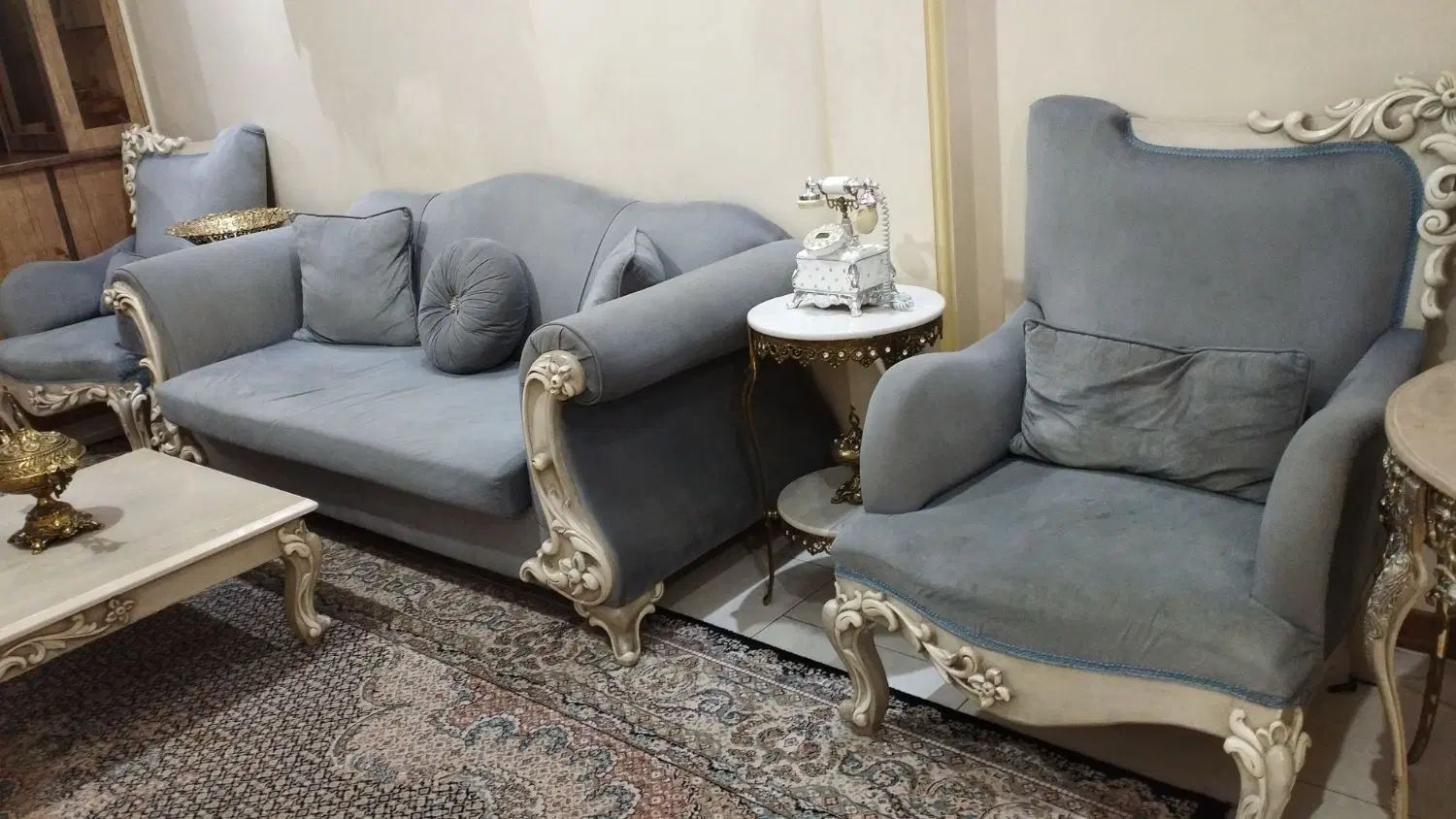 مبلمان ۸ نفره کاملا سالم و محکم|مبلمان خانگی و میز عسلی|تهران, تسلیحات|دیوار