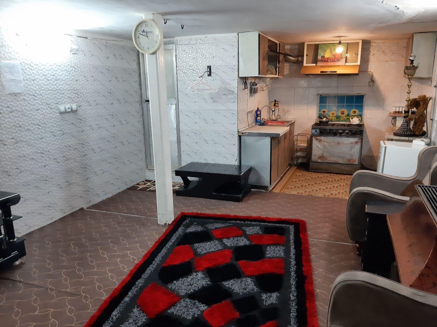 منزل مرتب  تمیز  همراه پارکینگ طبقه  پائین|اجارهٔ کوتاه‌مدت آپارتمان و سوئیت|مشهد, موعود|دیوار