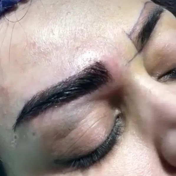 کاشت ابرو ب صورت دائمی بدون درد و خونریزی|خدمات آرایشگری و زیبایی|مشهد, آبکوه|دیوار