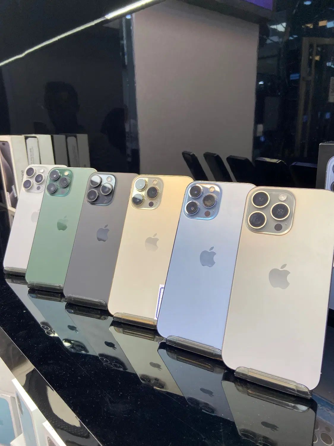 موجودی تکمیل سری های ایفون iPhone بدون پیش اقساط|موبایل|اصفهان, احمدآباد|دیوار