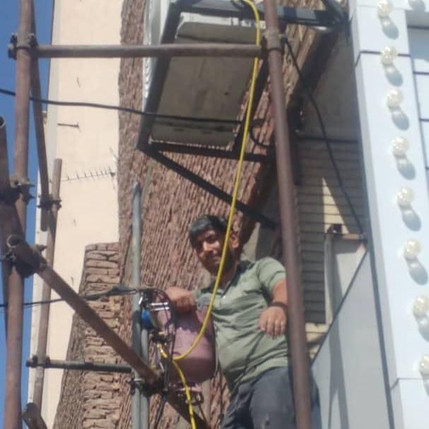 اسپلیت صالح۱۳۷۹|کولر گازی و فن‌کوئل|کرمان, |دیوار