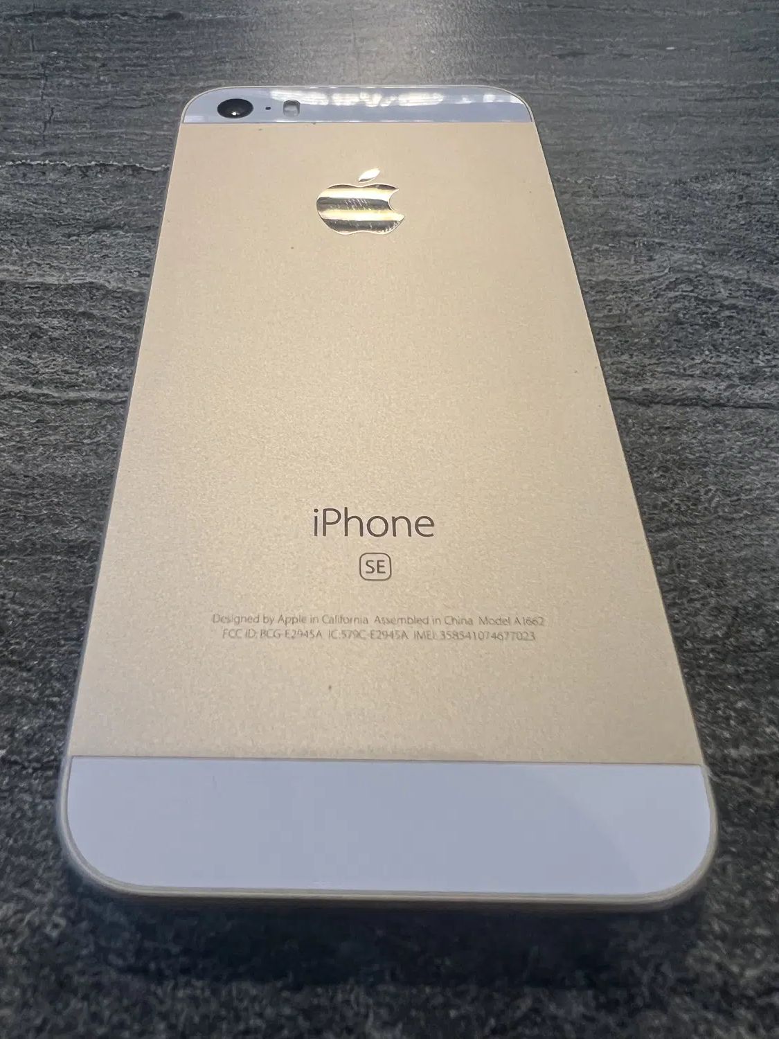 iphone se|موبایل|اصفهان, باغ زرشک|دیوار