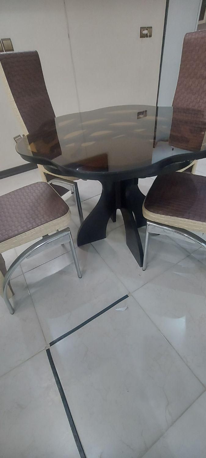 میزناهارخوری در حد نو|میز و صندلی غذاخوری|اصفهان, شیخ اشراق|دیوار