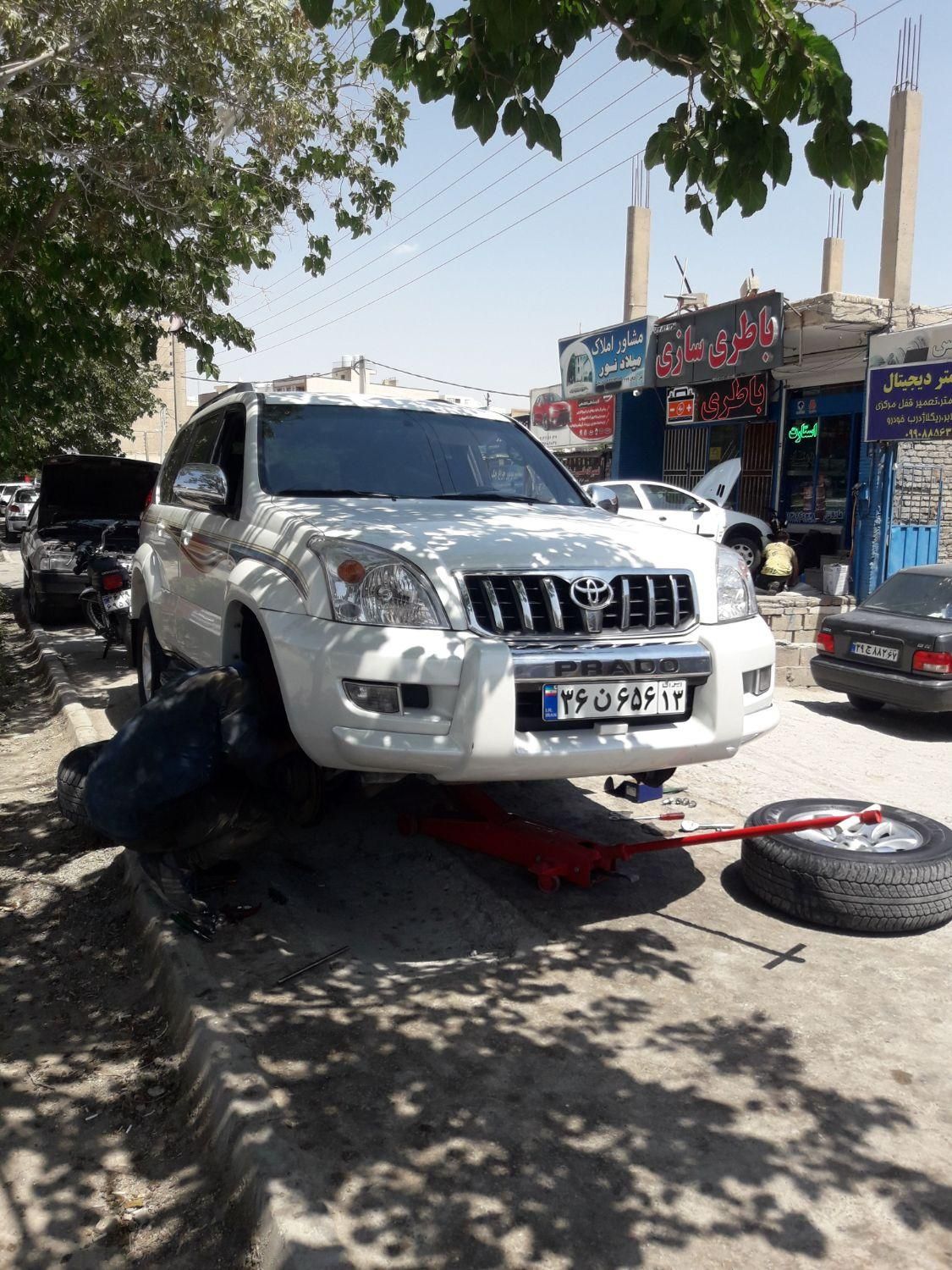 تعمیر گاه و جلوبندی|خدمات موتور و ماشین|اصفهان, رزمندگان|دیوار