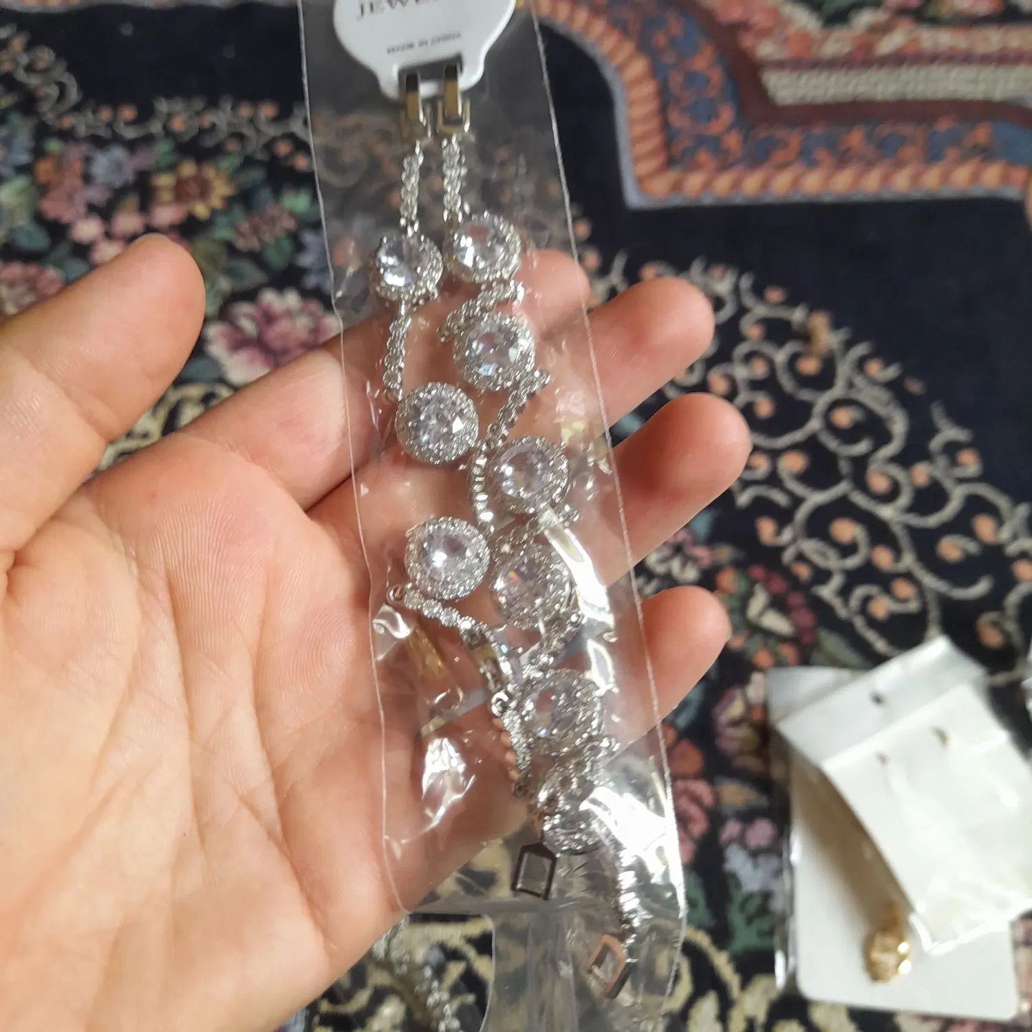 تعدادی دستبند ونیم ست بفروش میرسدبه عمده|بدلیجات|یاسوج, |دیوار