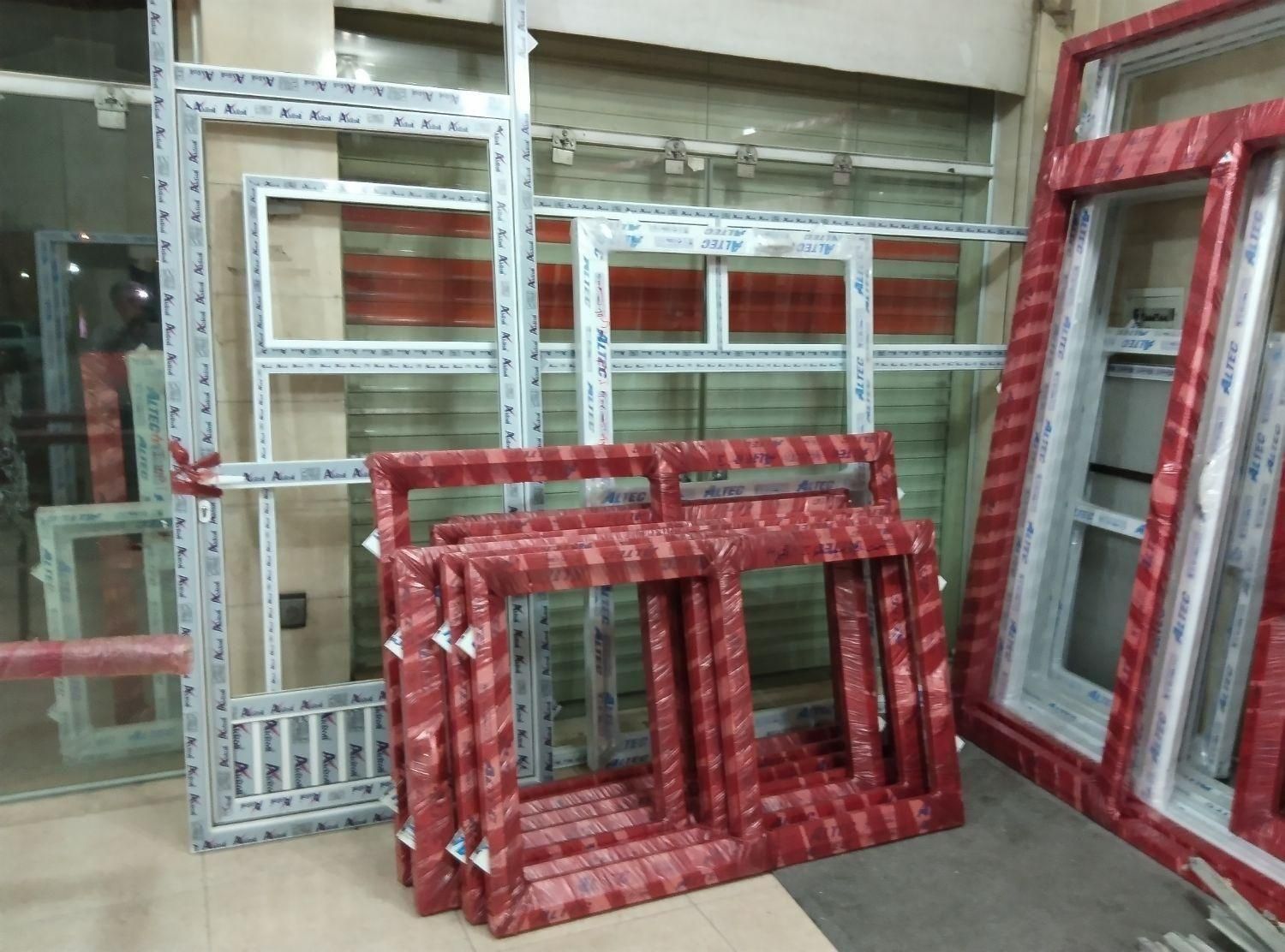 ساخت انواع درب، پنجره و توری آلومینیوم|خدمات پیشه و مهارت|اصفهان, لاله|دیوار