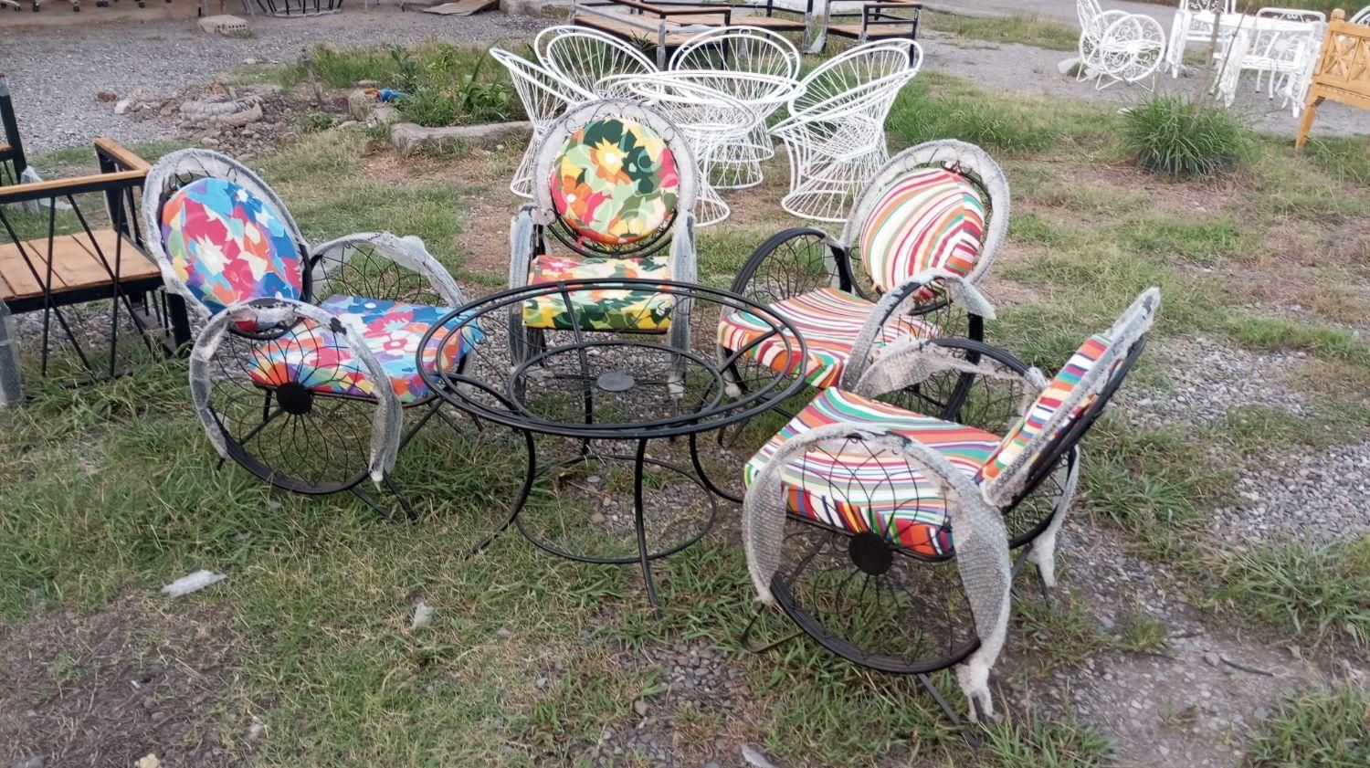 میز و صندلی فرفروژه حیاط. امیران|صندلی و نیمکت|رشت, حومه رشت|دیوار