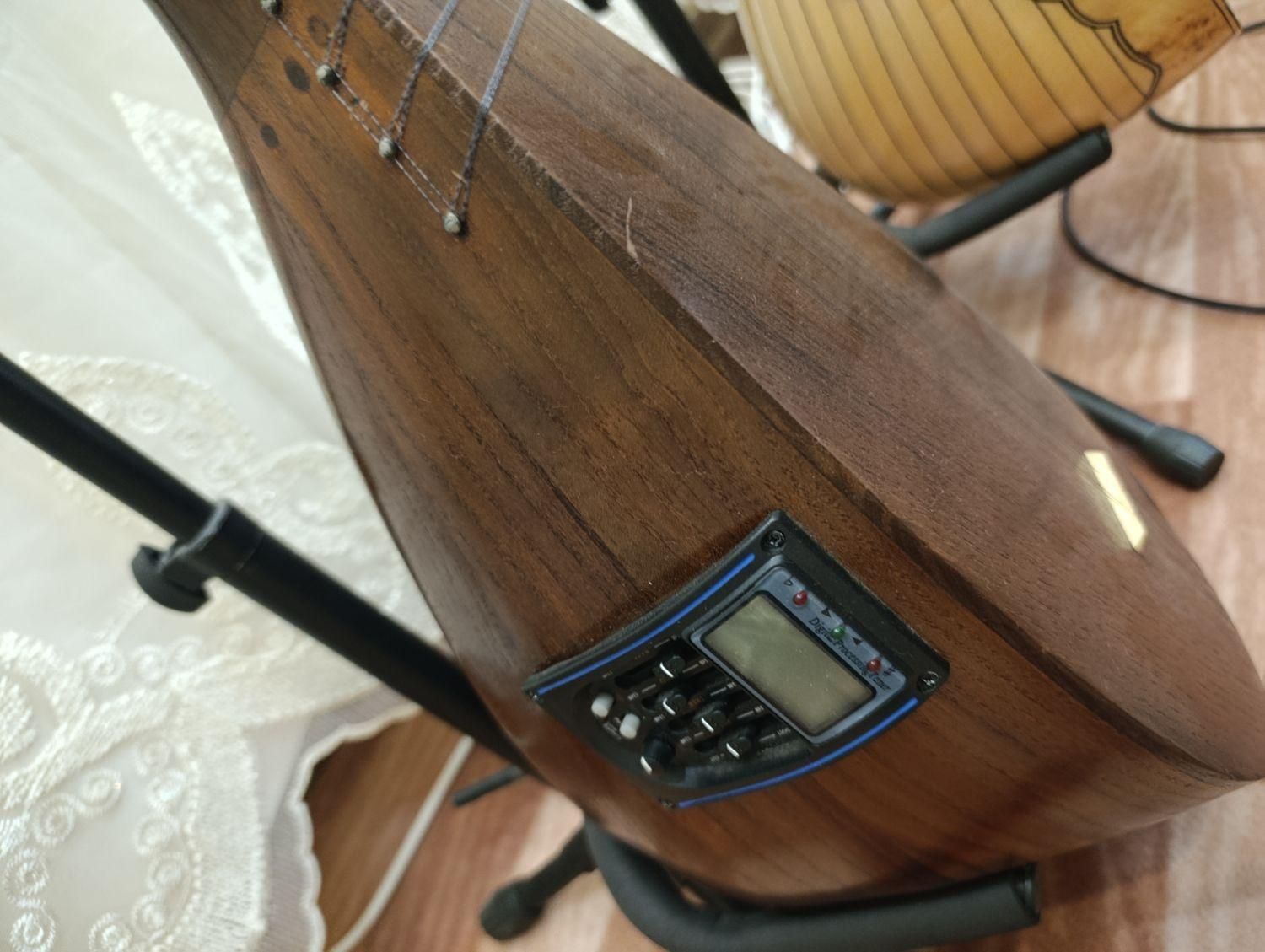 ساز قوپوزحرفه ای|سازهای سنتی|تبریز, |دیوار