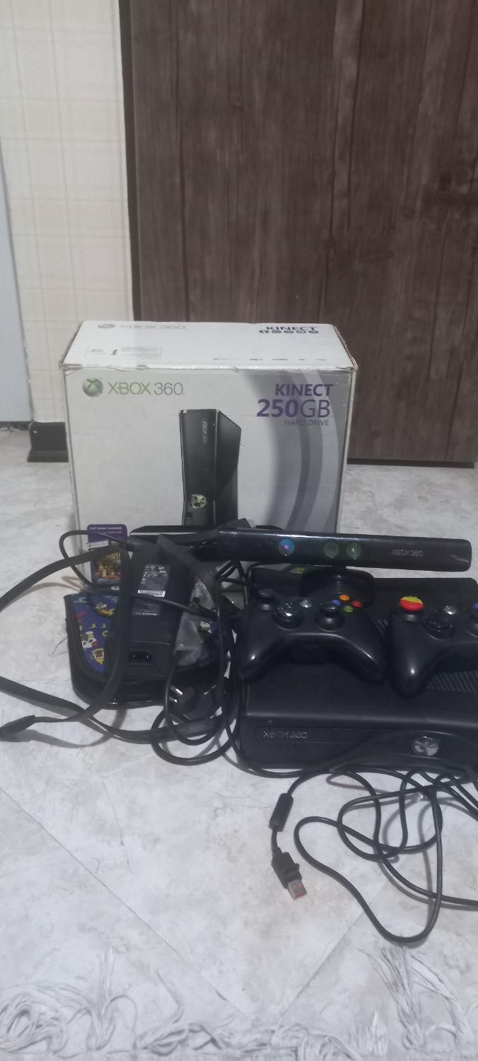xbox360 همراه کینکت و کلی بازی|کنسول، بازی ویدئویی و آنلاین|تهران, دولت‌آباد|دیوار