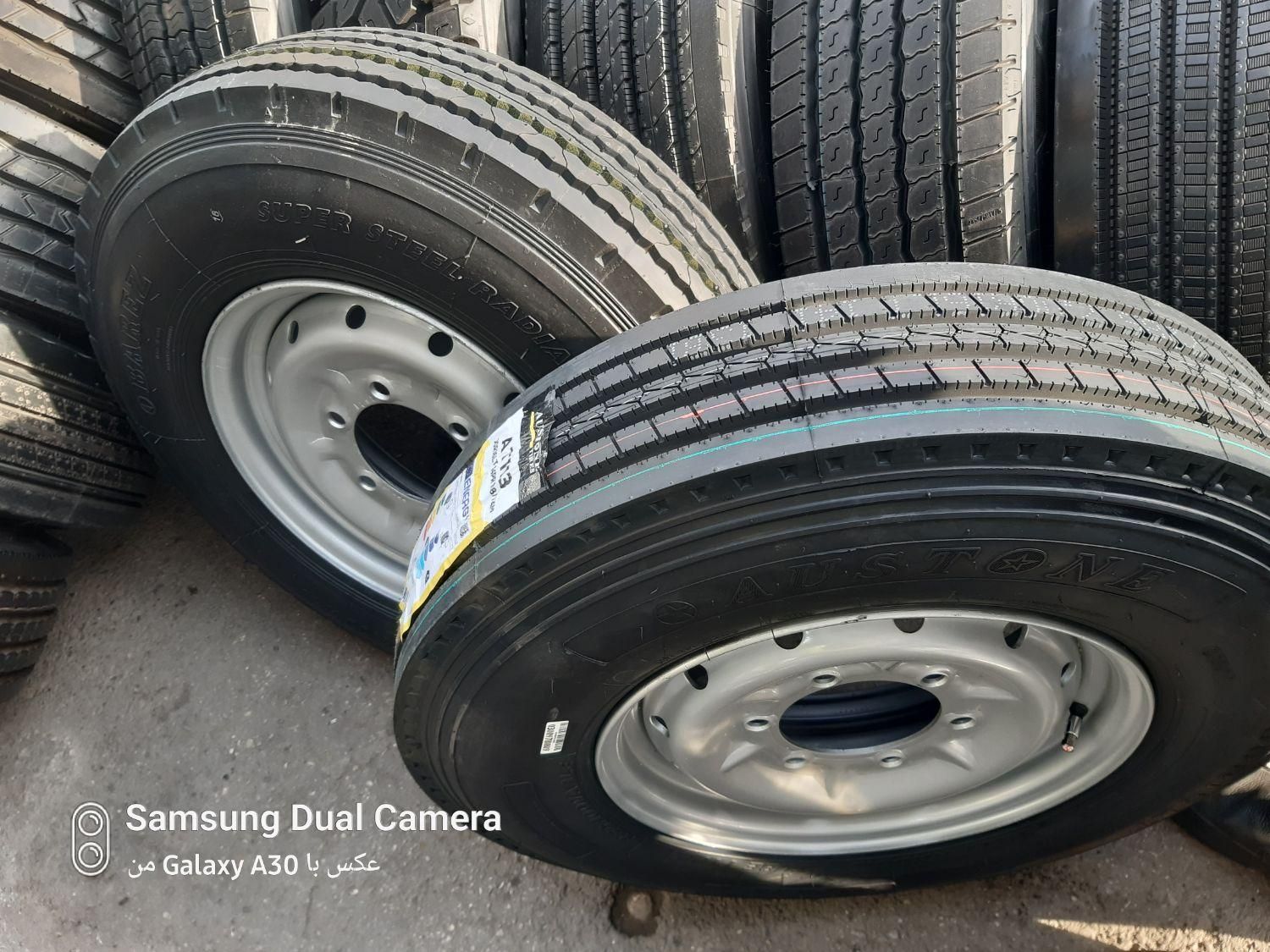 حلقه لاستیک دو تا تیوبلس نیسان صفر جلو رینگ|قطعات یدکی و لوازم جانبی|مشهد, مصلی (کارمندان اول)|دیوار